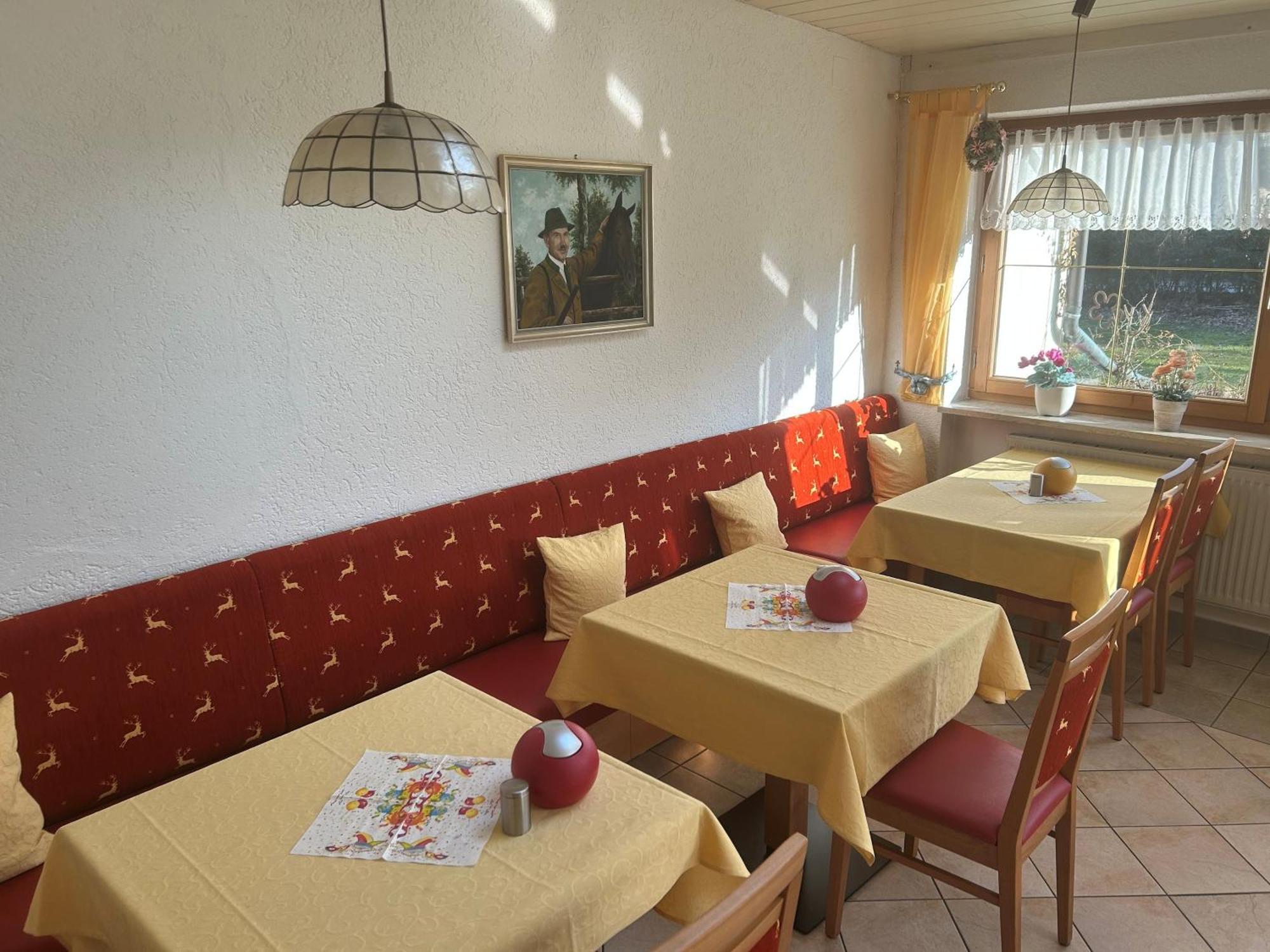 Hotel Garni Hubertushof Bad Fussing Exterior photo